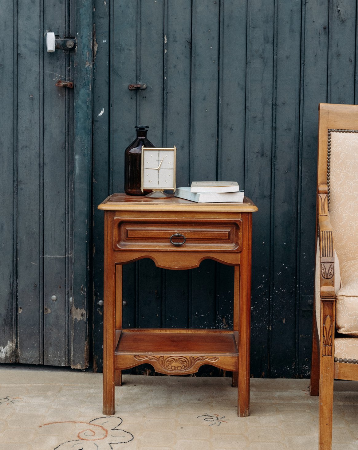Table de chevet en bois Odile N°502 - Bon état, DEBONGOUT