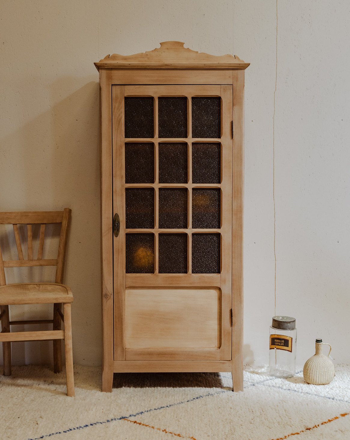 Vitrine en bois Victoria N°219 - Bon état, DEBONGOUT