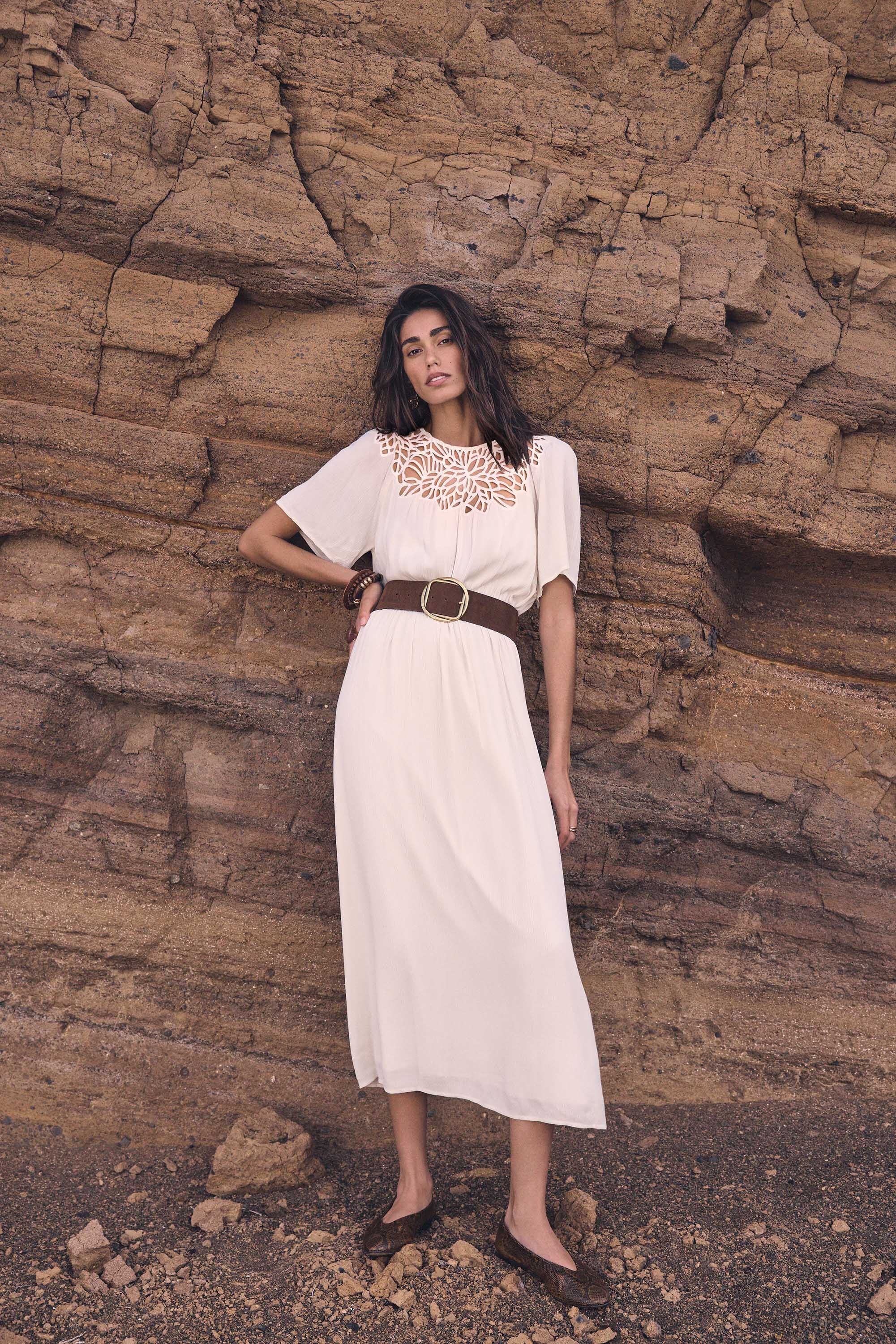 Robe fluide à dentelles PERFECT, Maison 123