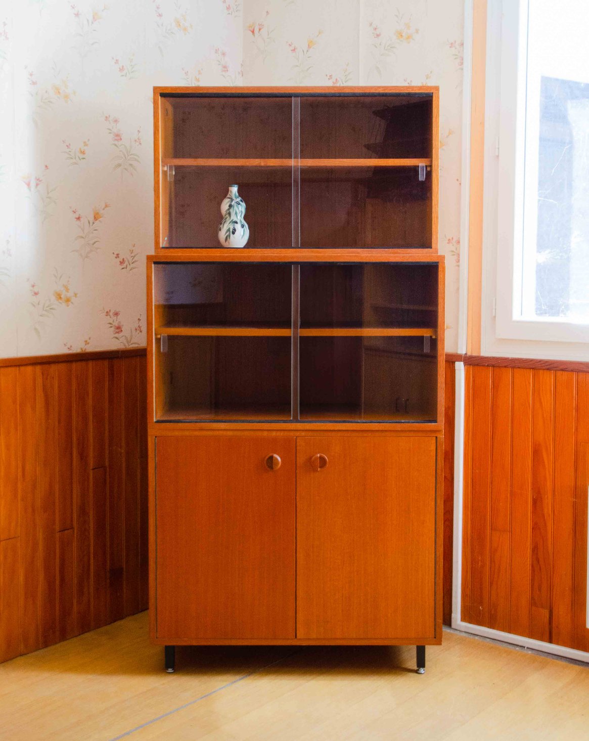 Bibliothèque vitrée en teck Madeleine N°737 - Bon état, DEBONGOUT