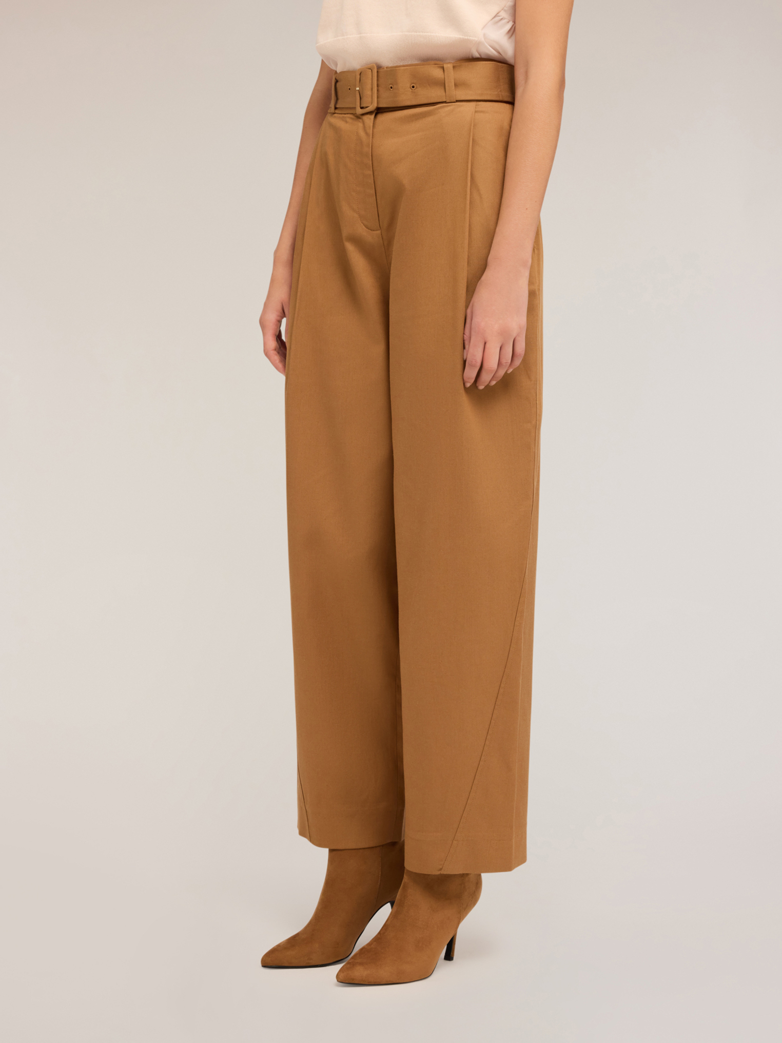 Pantalon bouffant avec ceinture en tissu., MOTIVI
