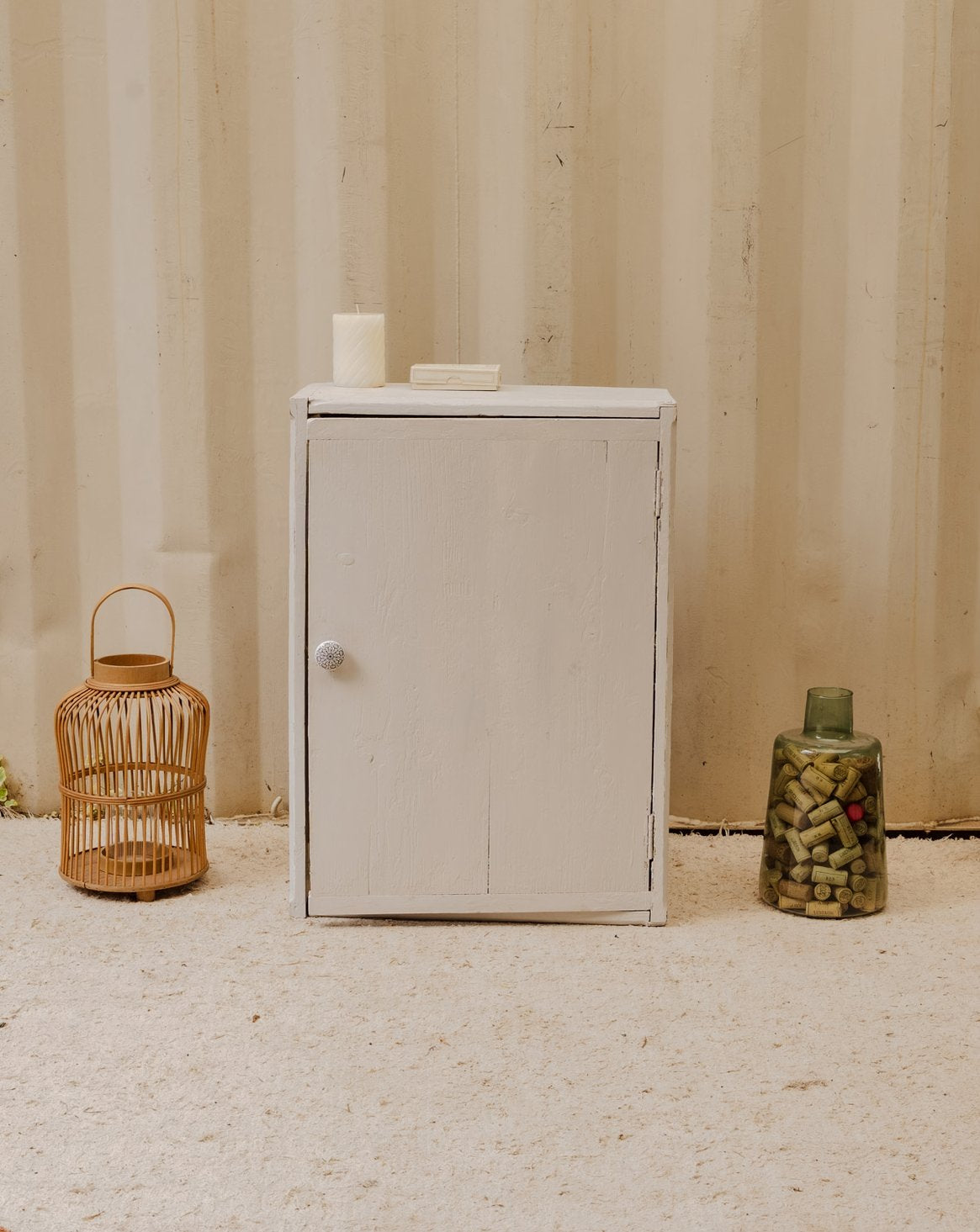 Armoire à pharmacie en bois blanc Gaëlle N°1511 - Bon état, DEBONGOUT