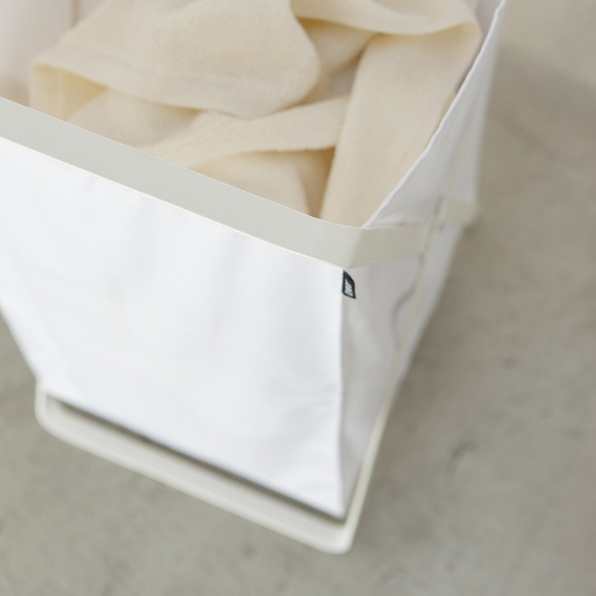 Qonioi Panier à Linge Portable, Grand Panier à Vêtements Sales Ajouré à Grande Capacité, Organisateur de Rangement en Plastique pour Salle de Bain Chambre Garde-Robe Serviettes Qonioi Panier à Linge Portable, Grand Panier à Vêtements Sales Ajouré à Grande Capacité, Organisateur de Rangement en Plastique pour Salle de Bain Chambre Garde-Robe Serviettes