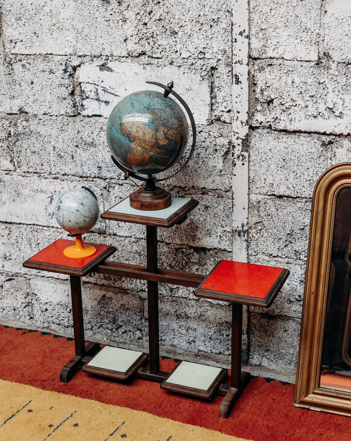 Table d'appoint en bois Hanna N°111 - Bon état, DEBONGOUT