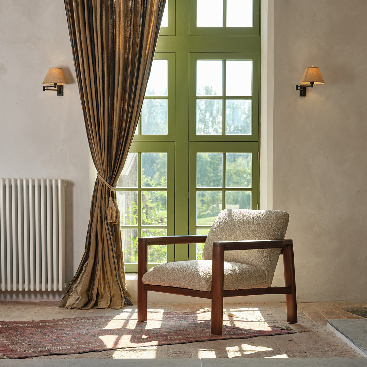 Fauteuil en mindi massif et tissu bouclette  GABRIEL, BERAH GETAH
