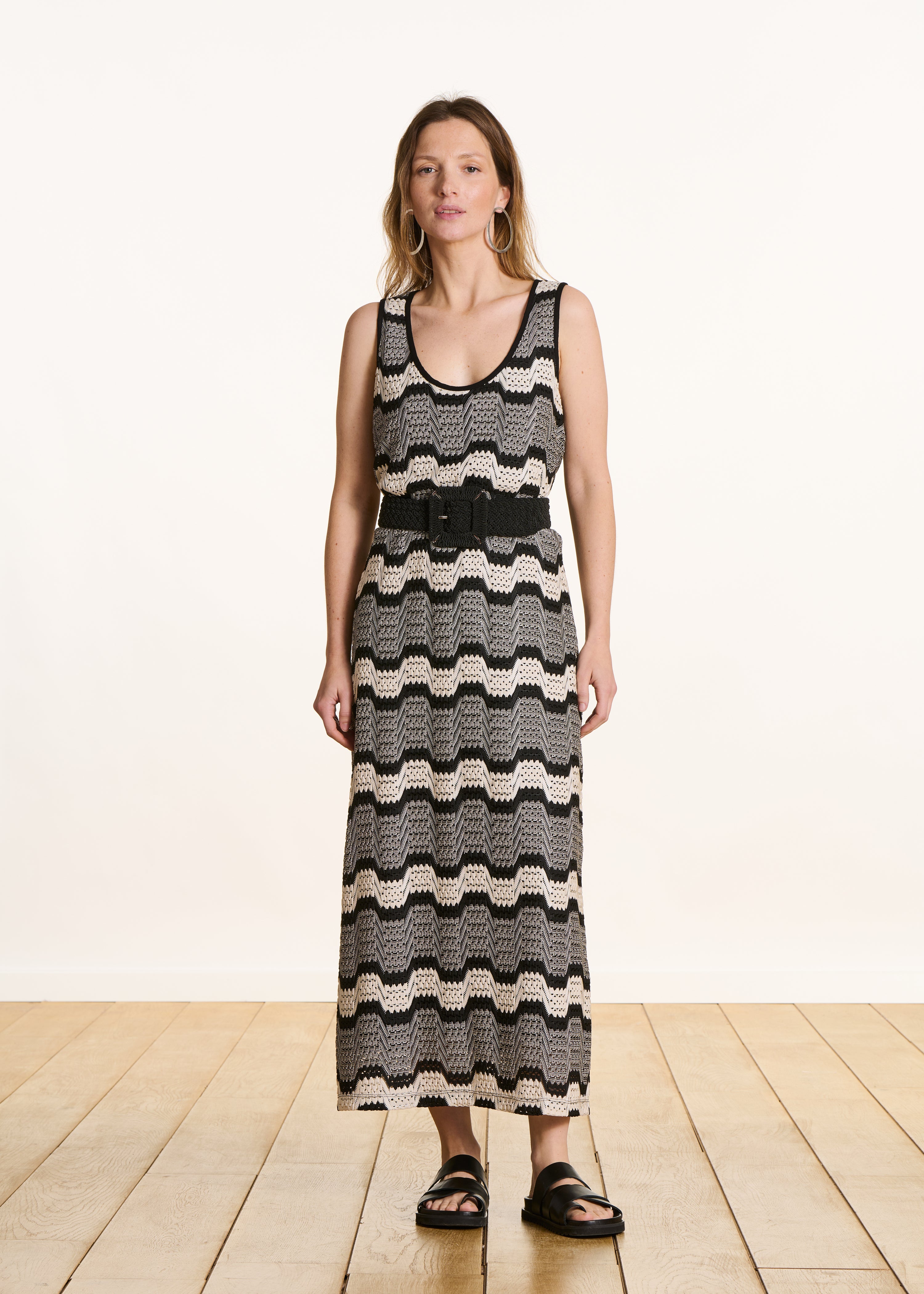Robe longue sans manches en crochet, LA FEE MARABOUTEE