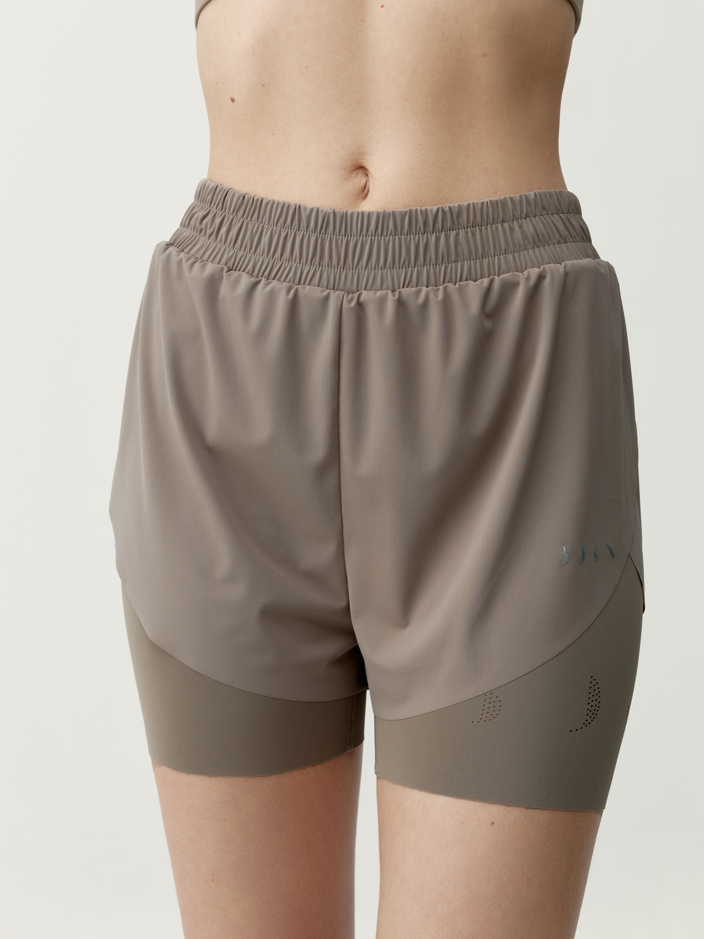 Short de sport femme Bikila 2 en 1 avec short intérieur, BORN