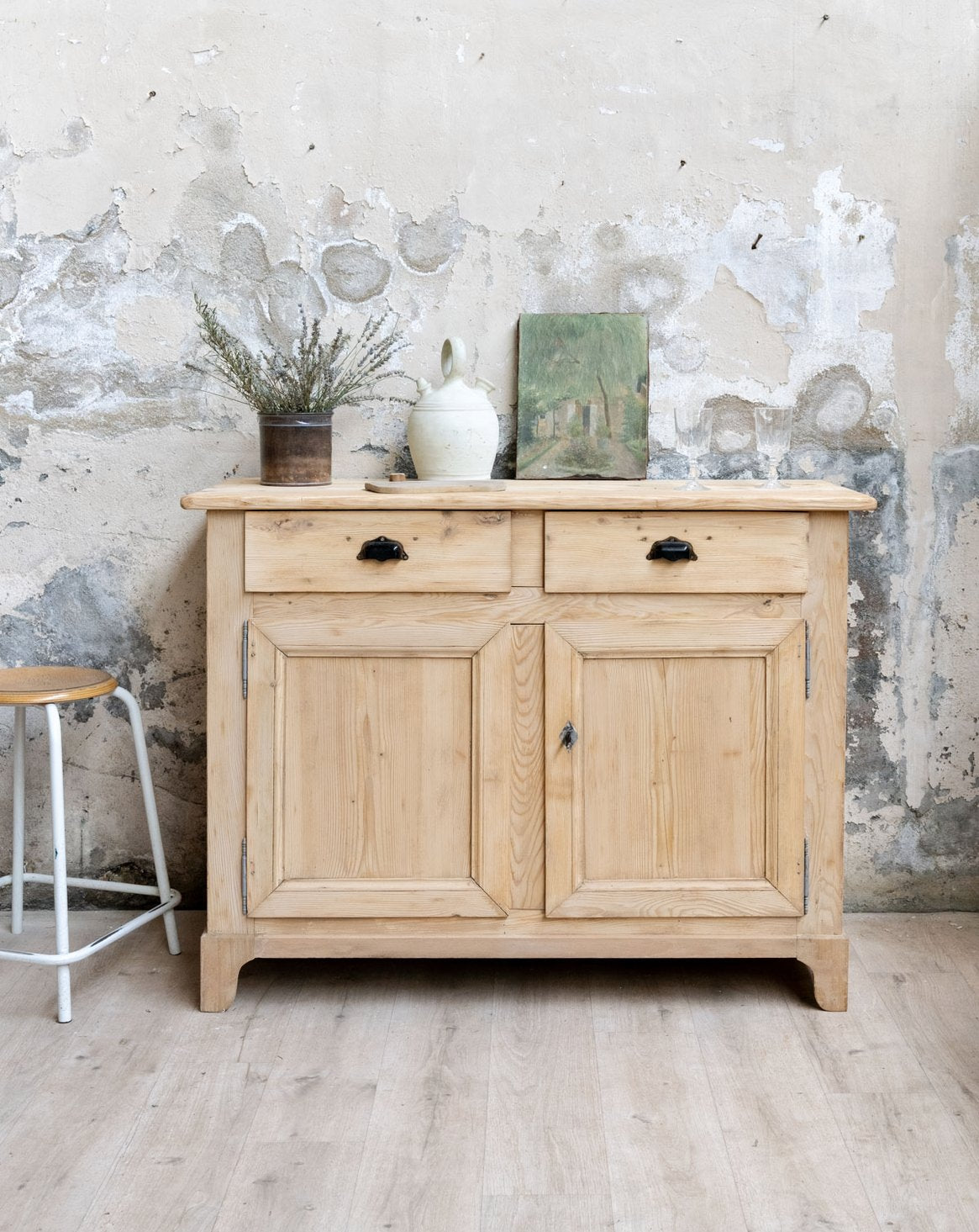 Buffet en bois clair Gilbert N°1914 - Bon état, DEBONGOUT
