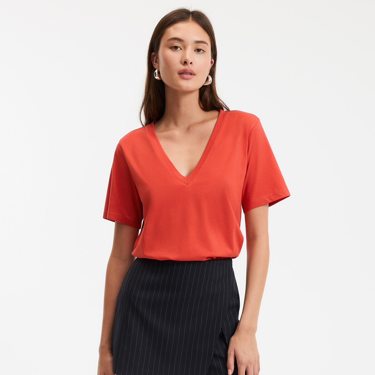 T-shirt loose col V, manches courtes