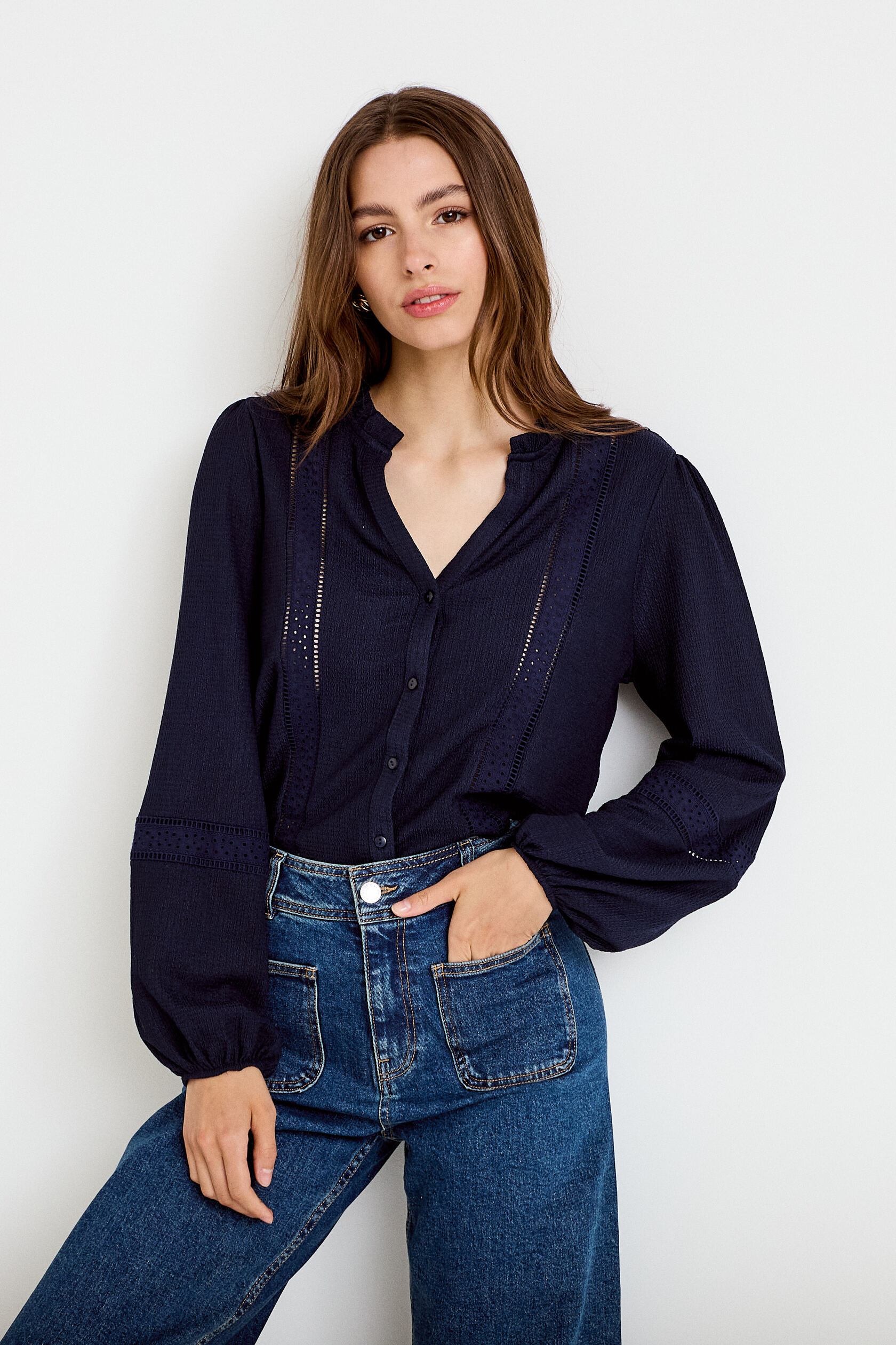 Blouse broderie col V manches longues, CACHE CACHE