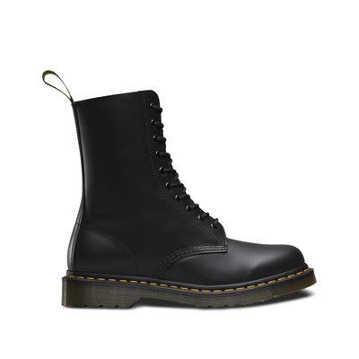 1490 Smooth High Ankle Boots in Leather DR. MARTENS