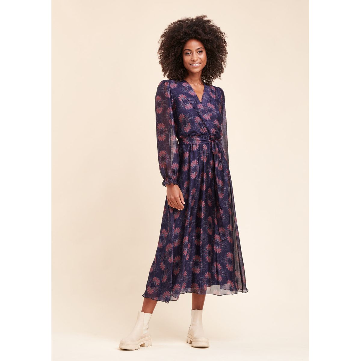 Robe longue imprimée en voile de viscose et soie bleu encre La Fee