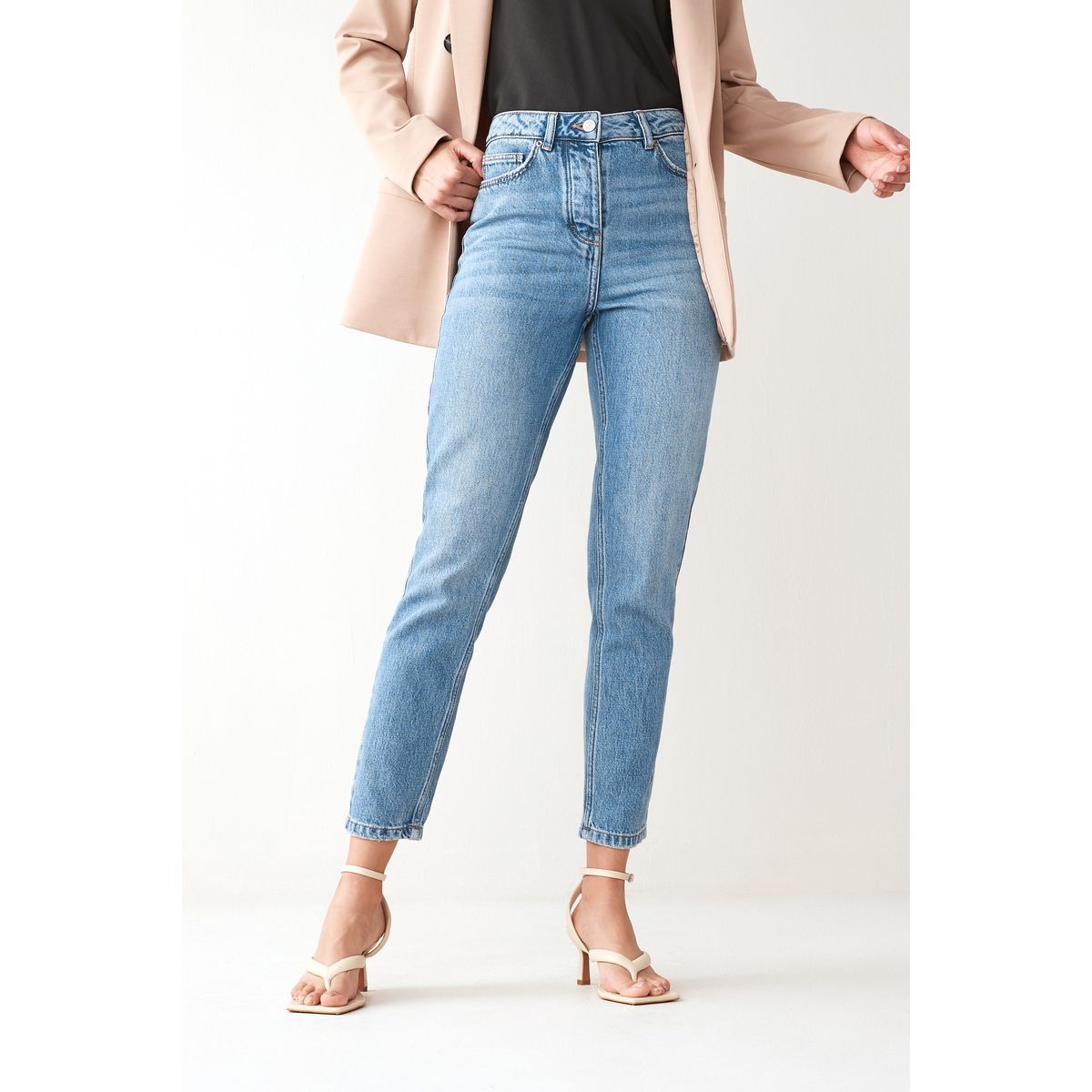 Jean deals mom slim