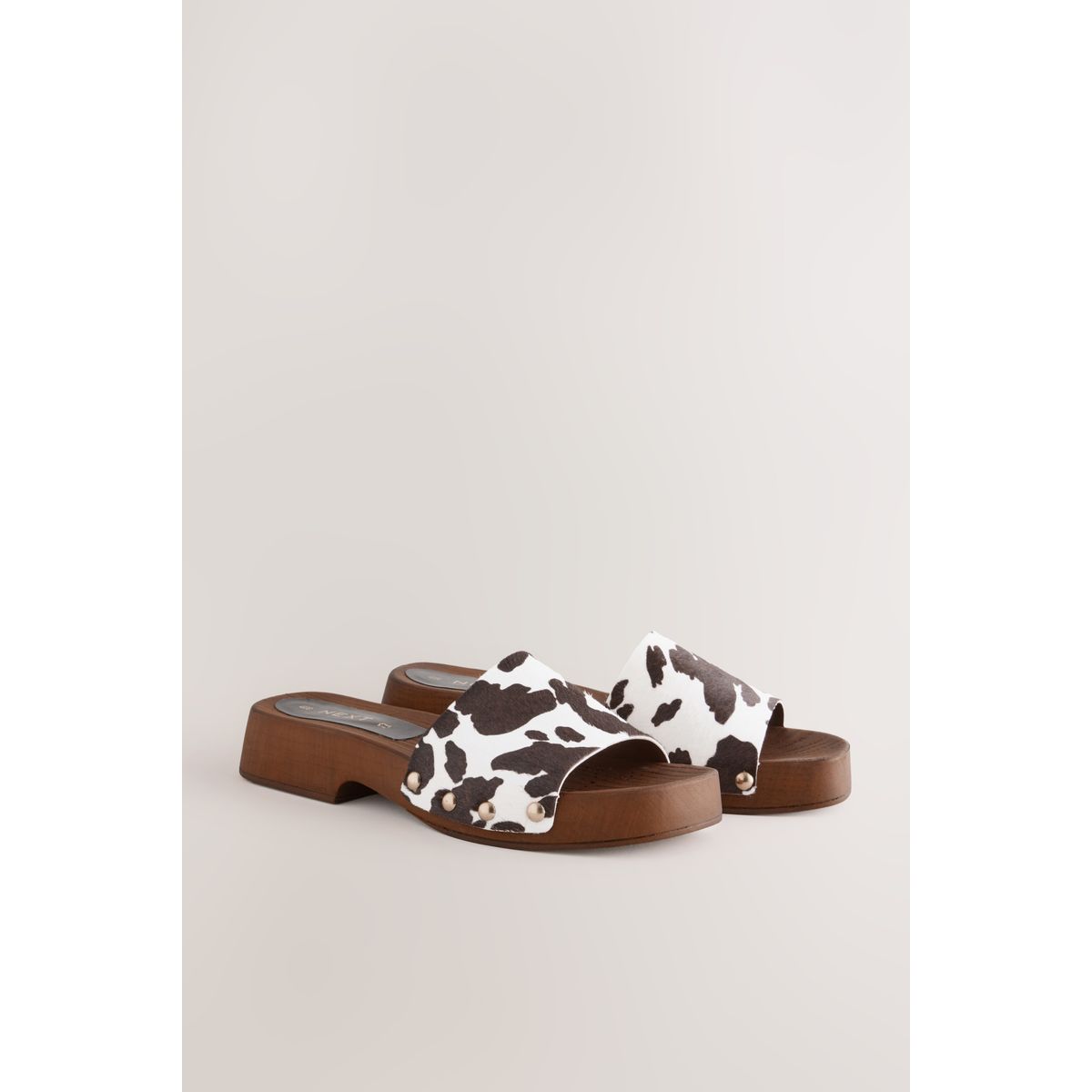 Sandales mules sabots ouvertes cloutées, NEXT