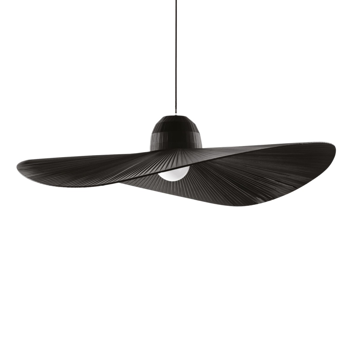 Suspension    MADAME, IDEAL LUX