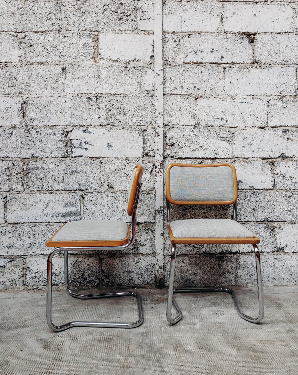 Paire de chaises Breuer Alma N°345 - Bon état, DEBONGOUT