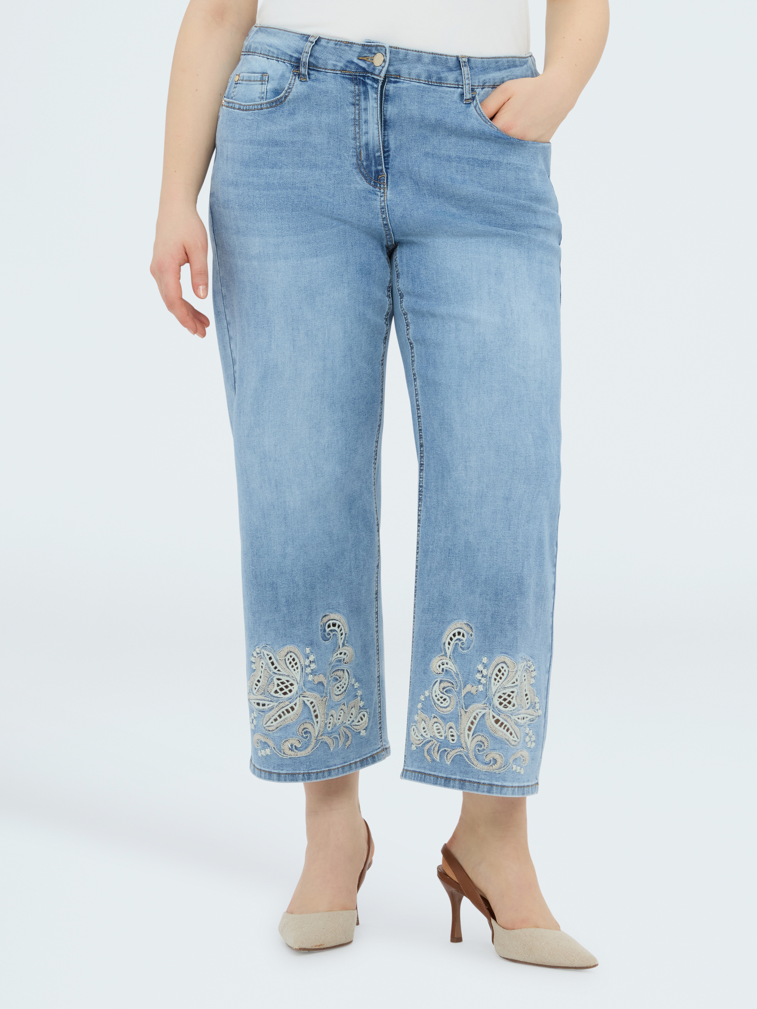 Jean court avec broderie florale, FIORELLA RUBINO