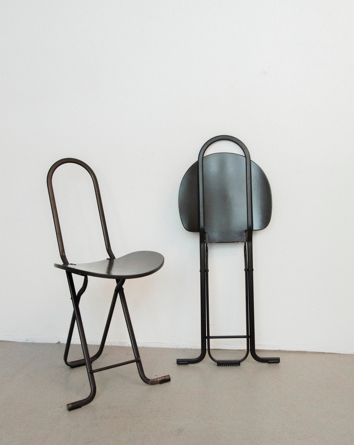 Lot de 2 chaises pliantes en métal Alma N°1298 - Bon état, DEBONGOUT