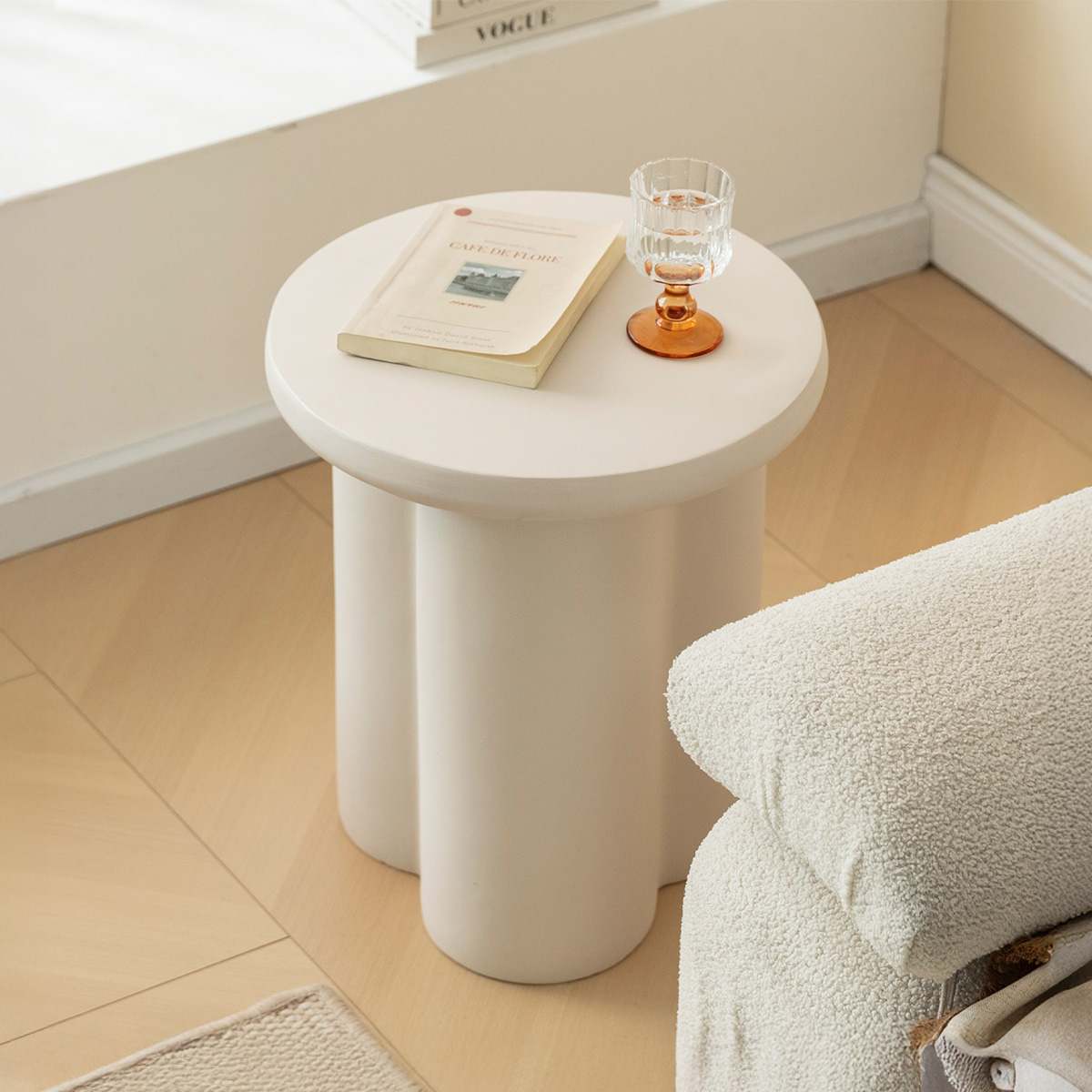 Table d'appoint ronde ø40cm - Effet ciment blanc cassé - ISCHIA, MAISON AUBERTIN