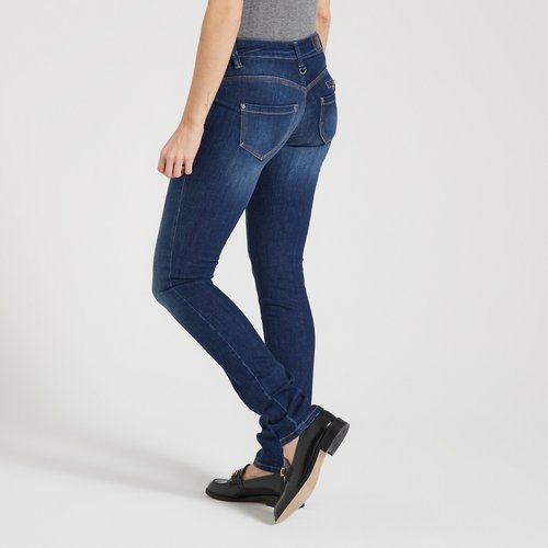 Alexa slim fit jeans, length 32.5\