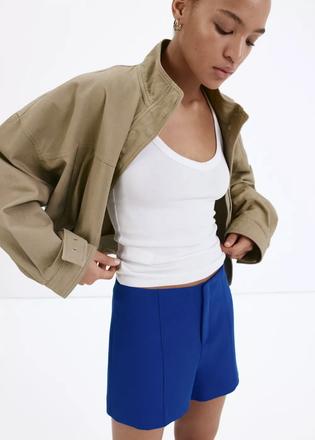 Short taille haute avec coutures, MANGO