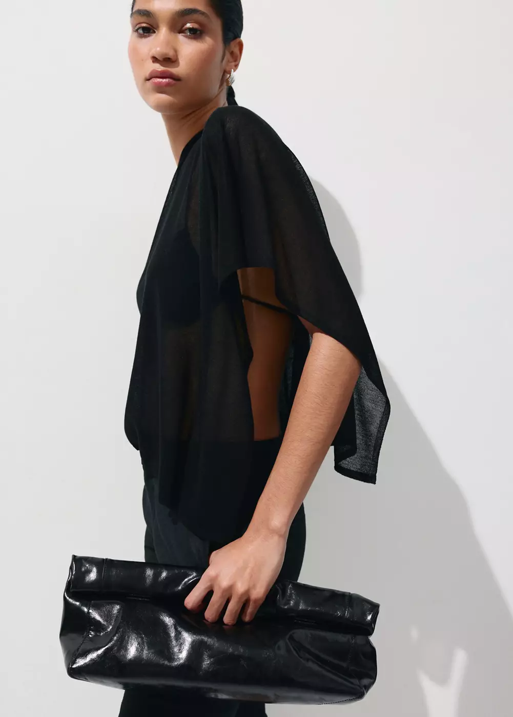 Cape en maille asymétrique, MANGO
