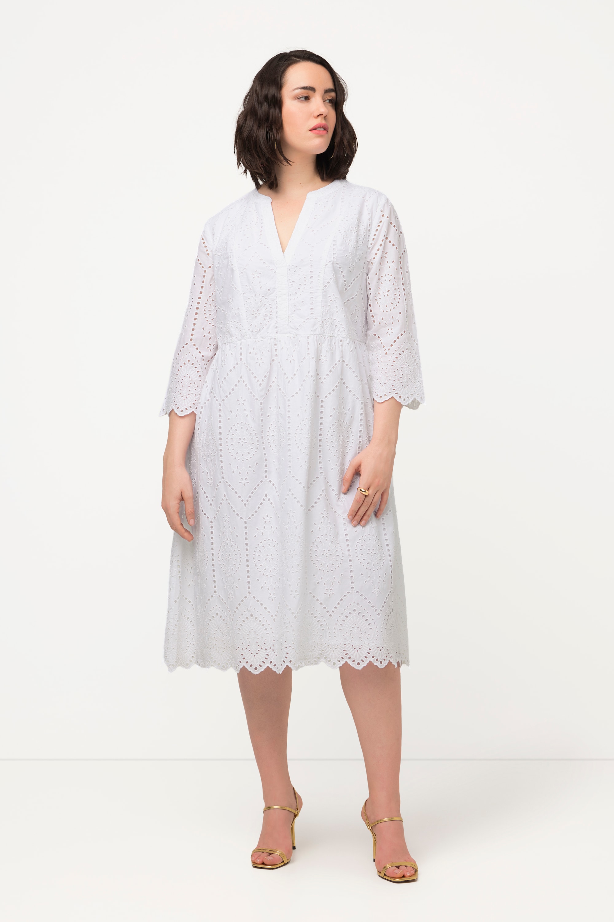 Robe midi en dentelle ajourée. Col tunisien, ULLA POPKEN
