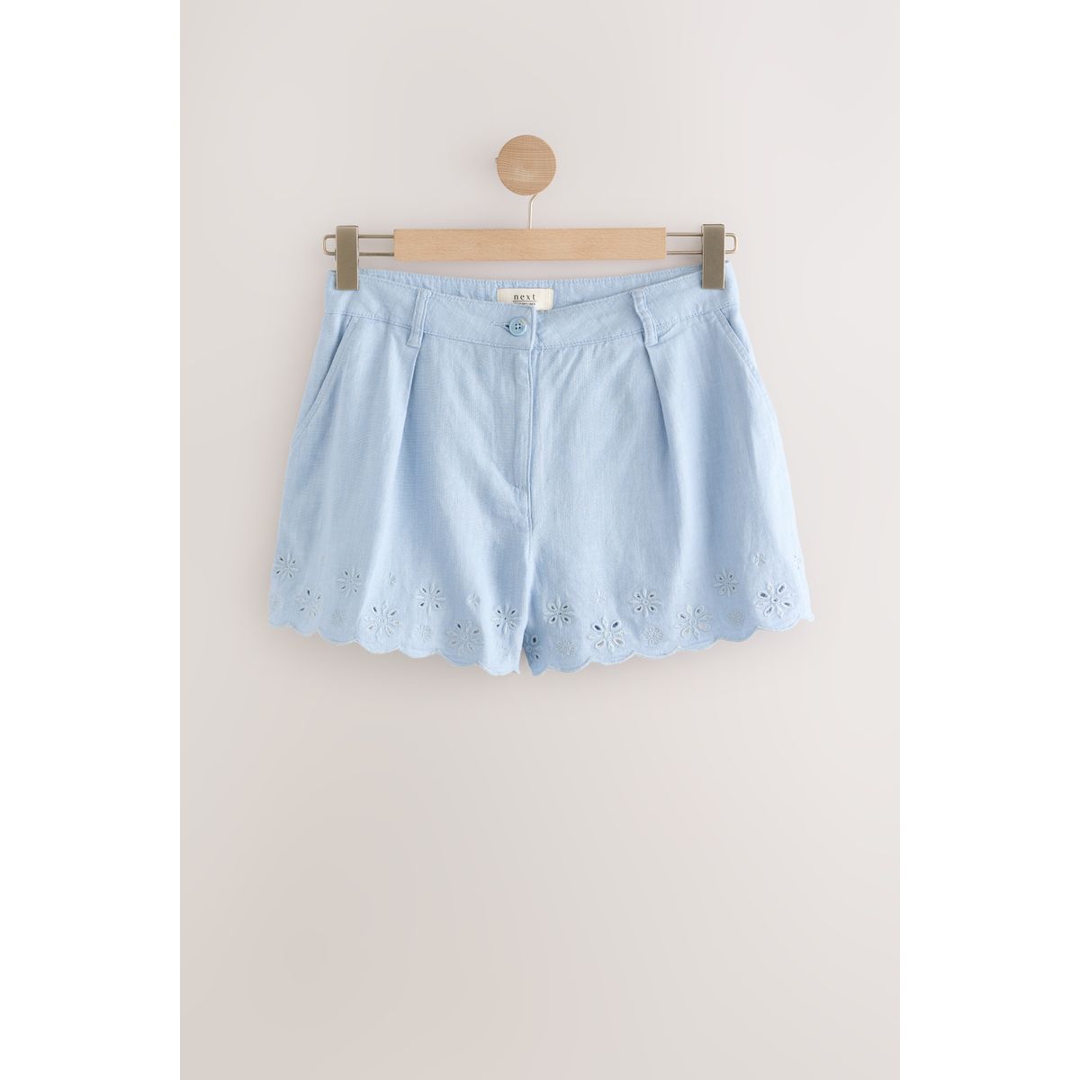 Short brodé à ourlet festonné, NEXT