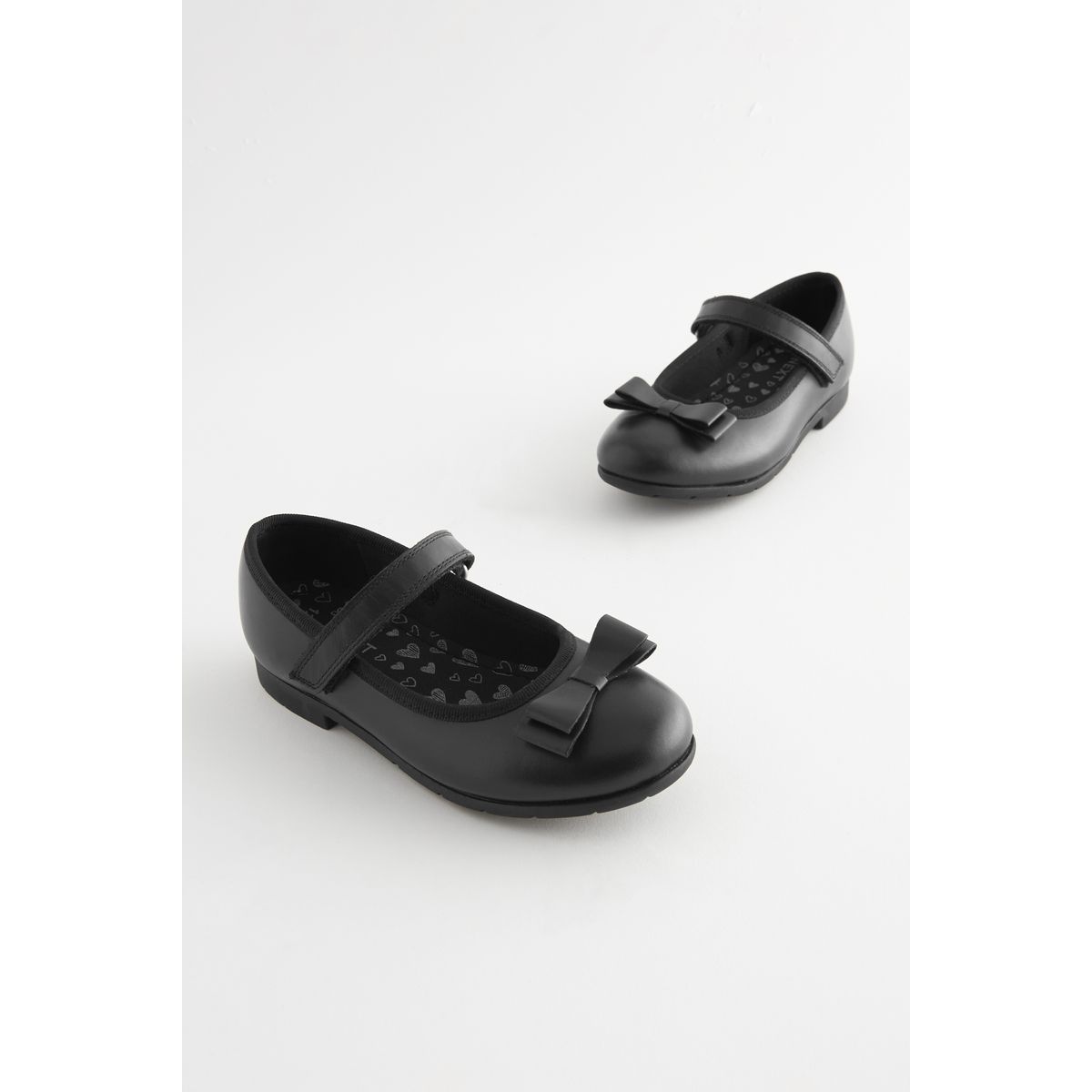 Babies d’écolière en cuir avec nœud, NEXT