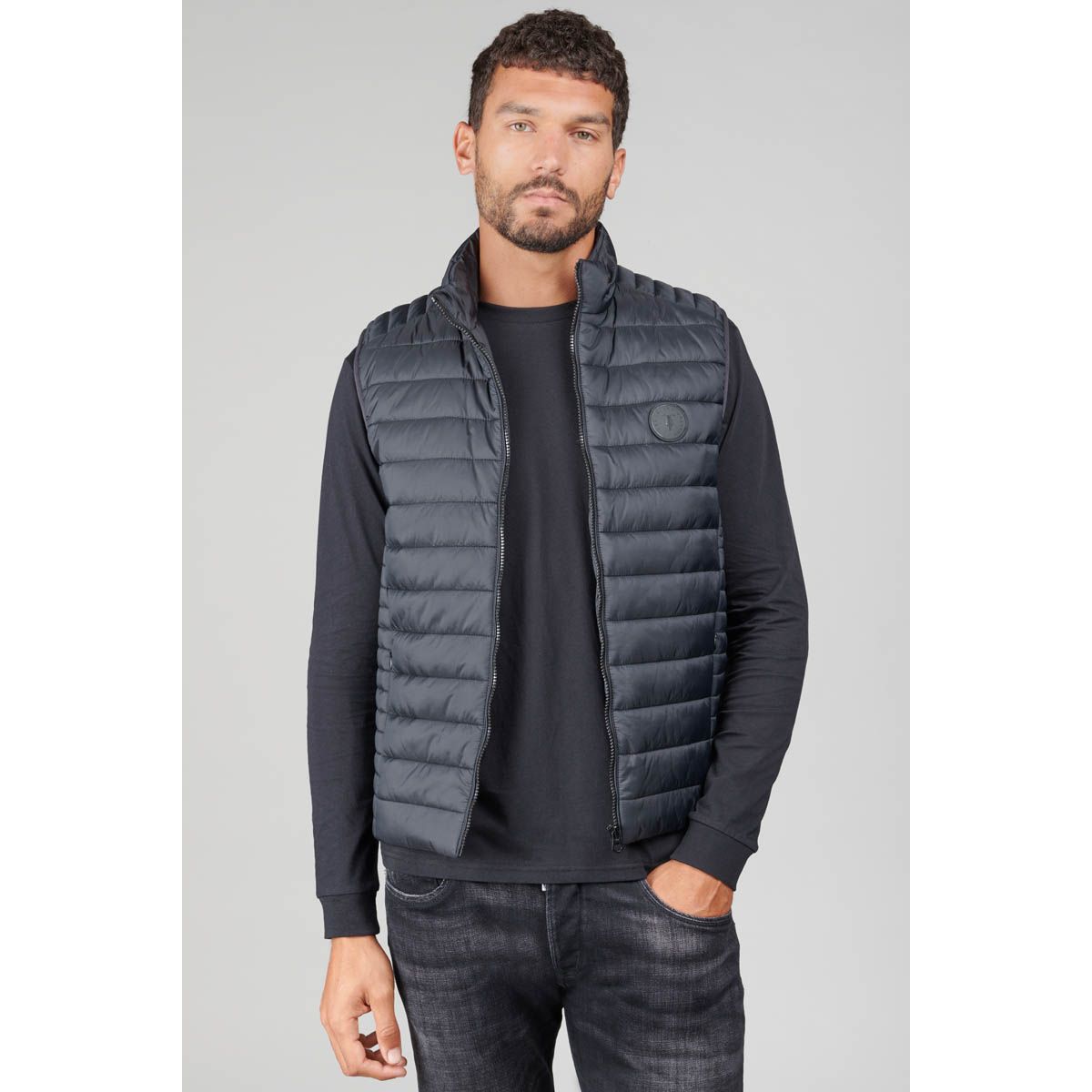 Manteau sans manche noir deals