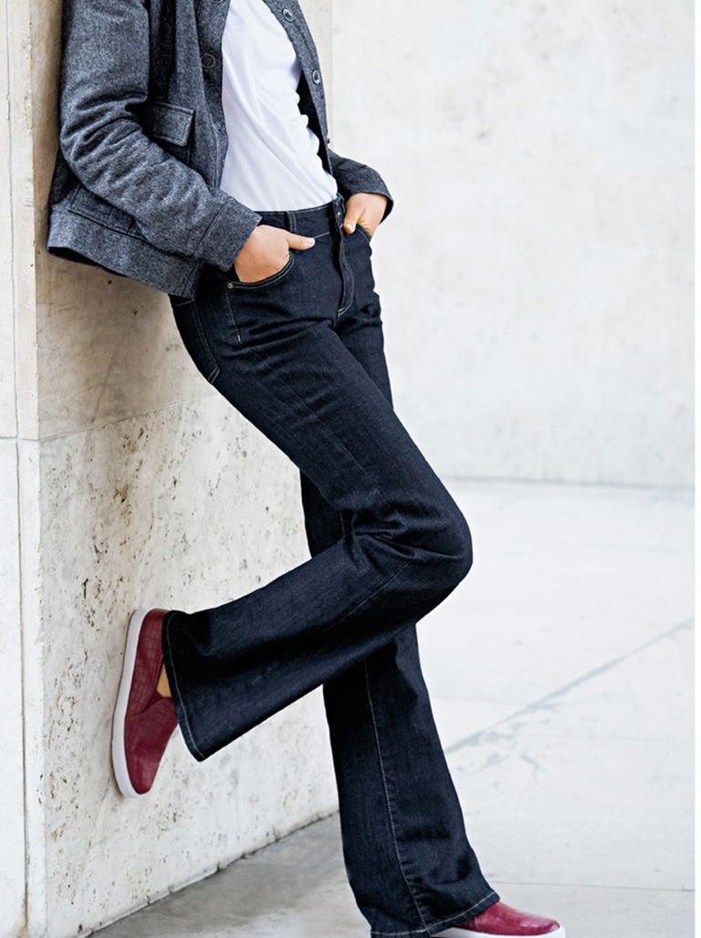 Bootcut Jeans Image