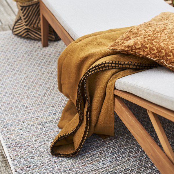 Throws & Blankets